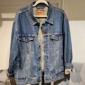 Levi's Jean Jacket (oversized fit)